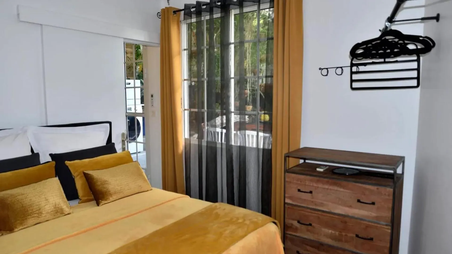 Appartement Charmant Au Gosier Avec Terrasse De 32 M² Le Gosier